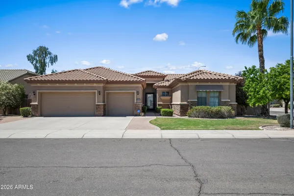 $675,000 | 6946 South Kimberlee Way, Chandler, AZ 85249
