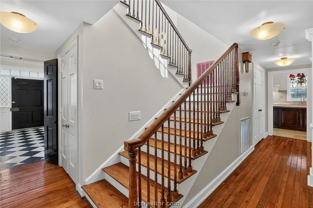 $499,900 | 607 South Haswell Drive, Bryan, TX 77803