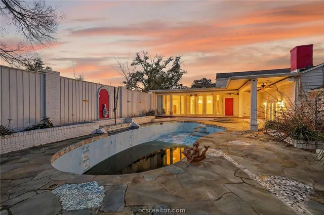 $499,900 | 607 South Haswell Drive, Bryan, TX 77803