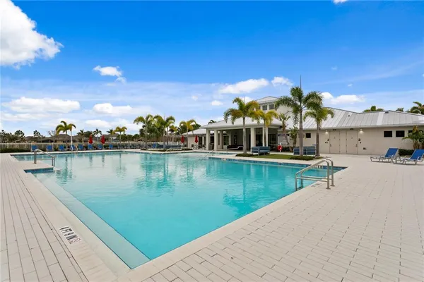 $2,600 | 7109 Paradise Island Court, Sun City Center, FL 33573