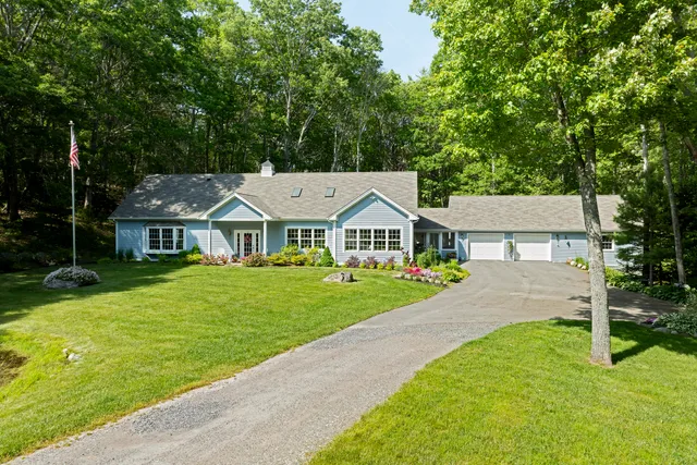$690,000 | 28 Evergreen Drive, Boothbay, ME 04537