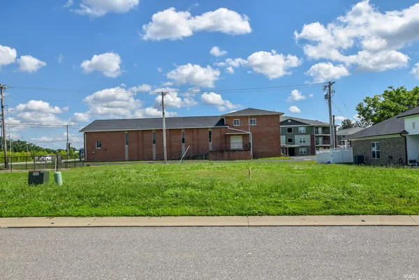 $55,500 | 8523 Pebble Creek Drive, Newburgh, IN 47630