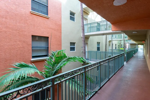 $2,250 | 1650 Presidential Way, Unit 306, West Palm Beach, FL 33401