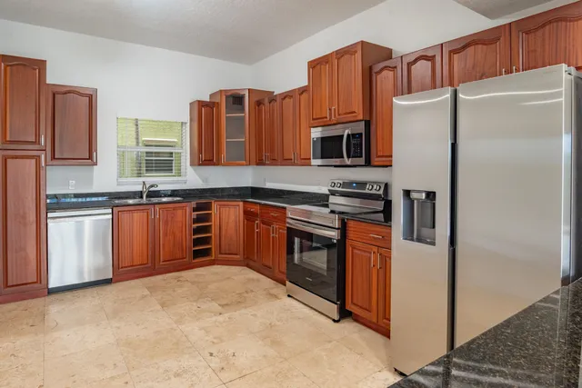 $2,250 | 1650 Presidential Way, Unit 306, West Palm Beach, FL 33401