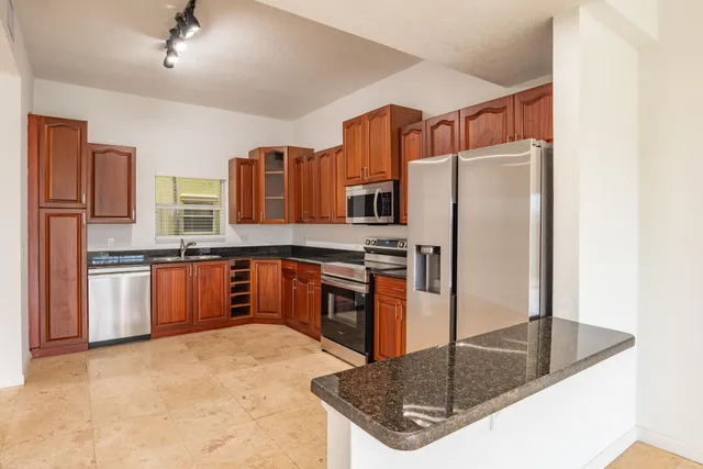 $2,250 | 1650 Presidential Way, Unit 306, West Palm Beach, FL 33401