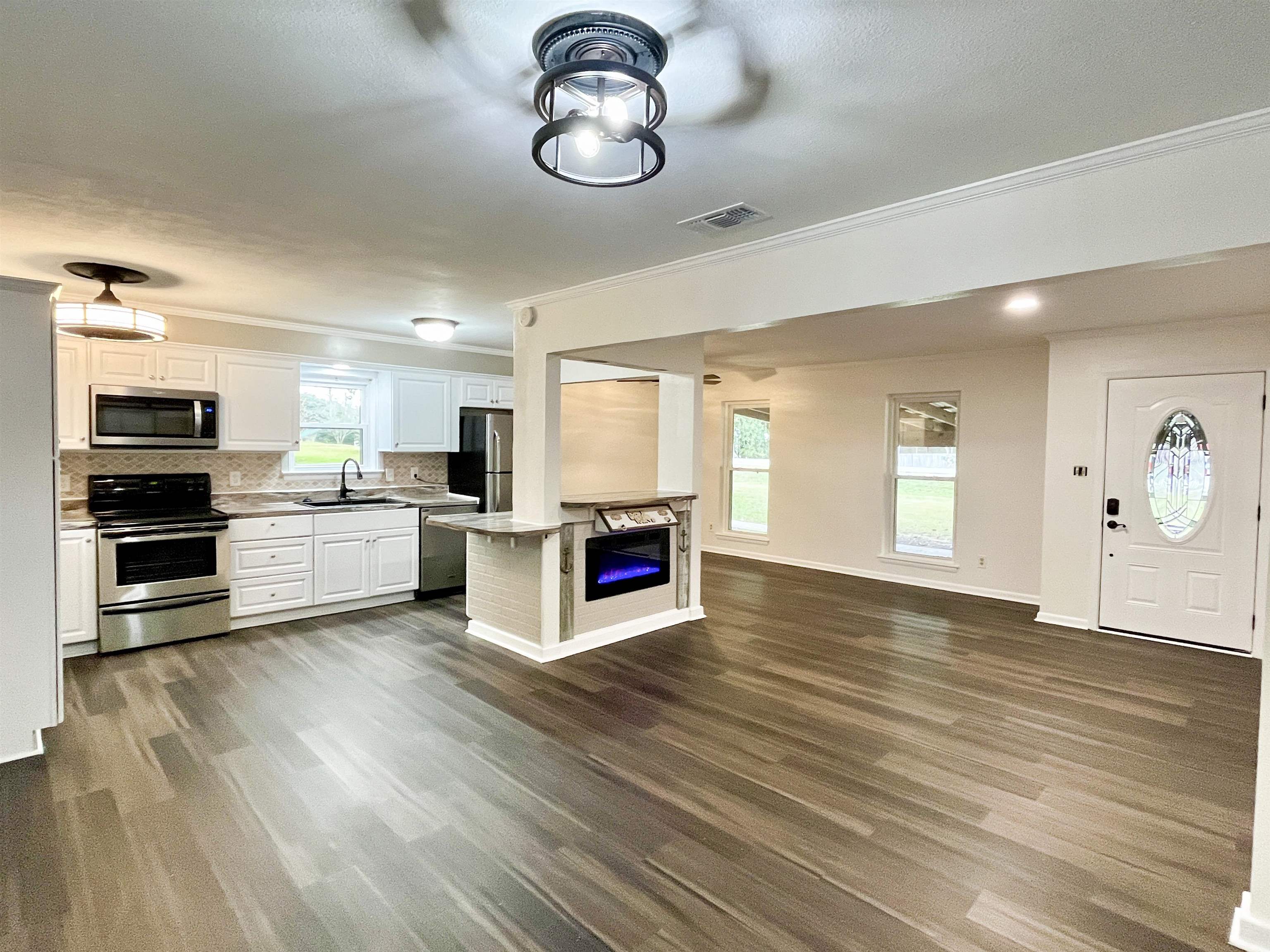 1100 Caroline Avenue Daphne, AL 36526 - Photo 2 of 21