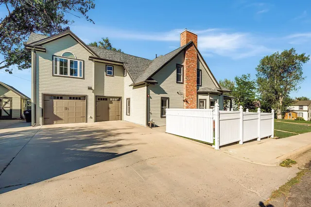 $759,000 | 450 South Thurmond Street, Sheridan, WY 82801