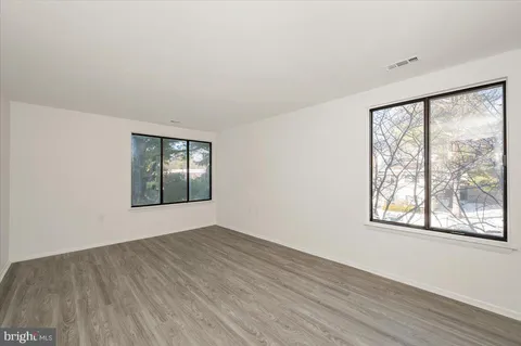 $285,000 | 18140 Chalet Drive, Unit 7303, Germantown, MD 20874