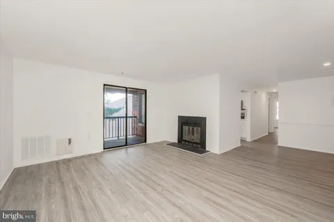 $285,000 | 18140 Chalet Drive, Unit 7303, Germantown, MD 20874