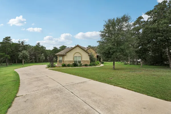$574,900 | 126 Spanish Trail, Bastrop, TX 78602