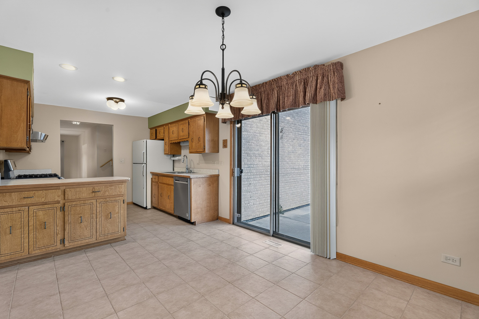 7305 Summit Road Darien, IL 60561 - Photo 12 of 47