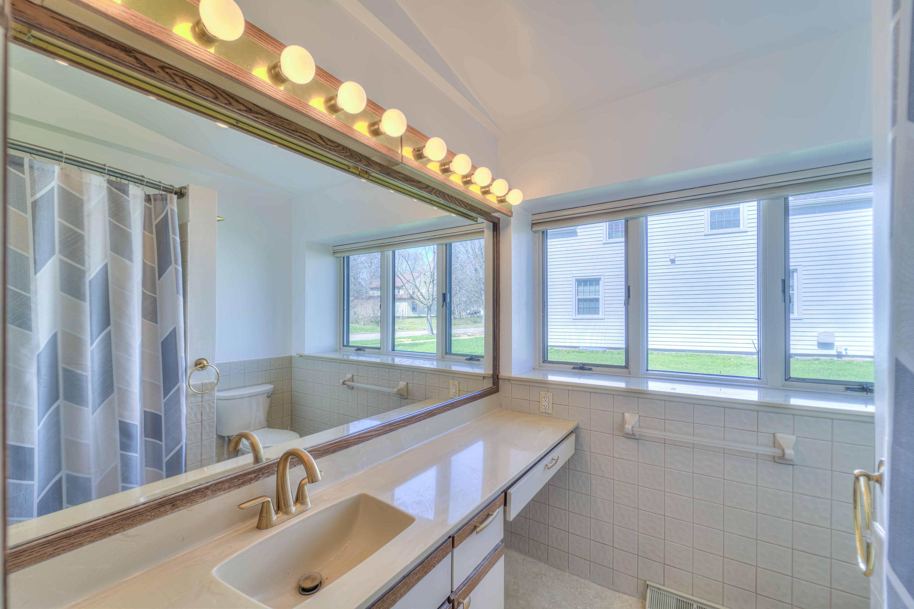 740 Briarcliff Road Jackson, MI 49203 - Photo 15 of 30 407 Briarcliff 21