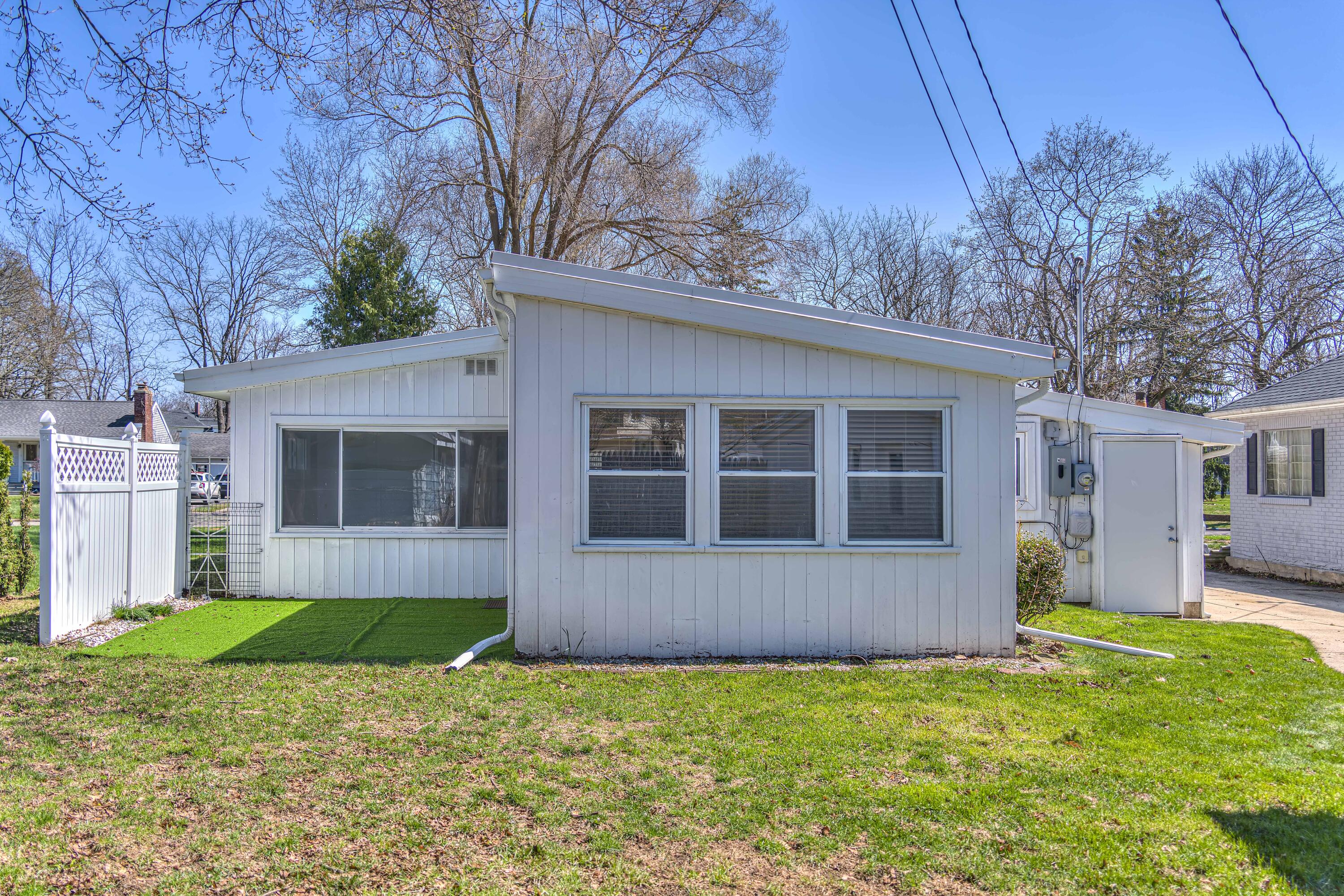740 Briarcliff Road Jackson, MI 49203 - Photo 24 of 30 407 Briarcliff 06