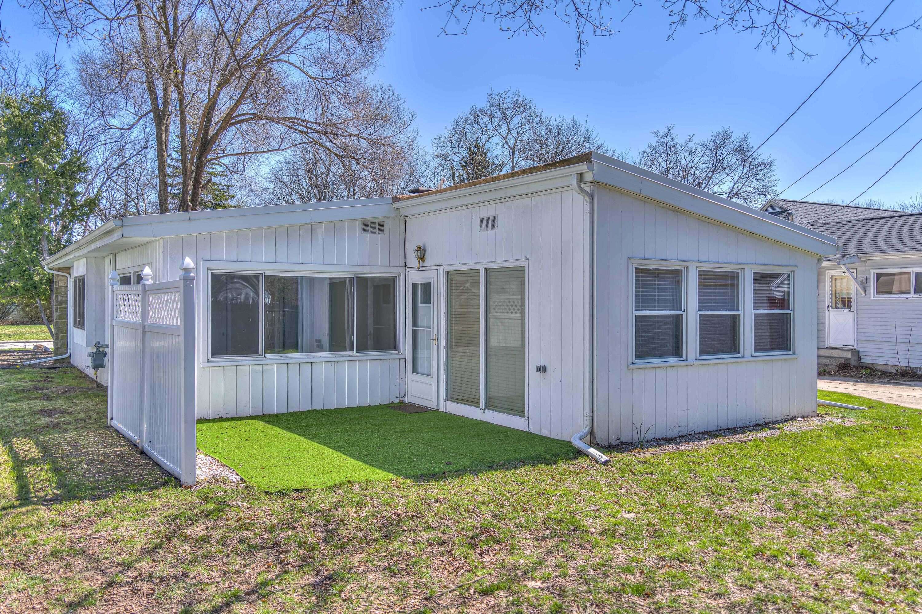 740 Briarcliff Road Jackson, MI 49203 - Photo 3 of 30 407 Briarcliff 04