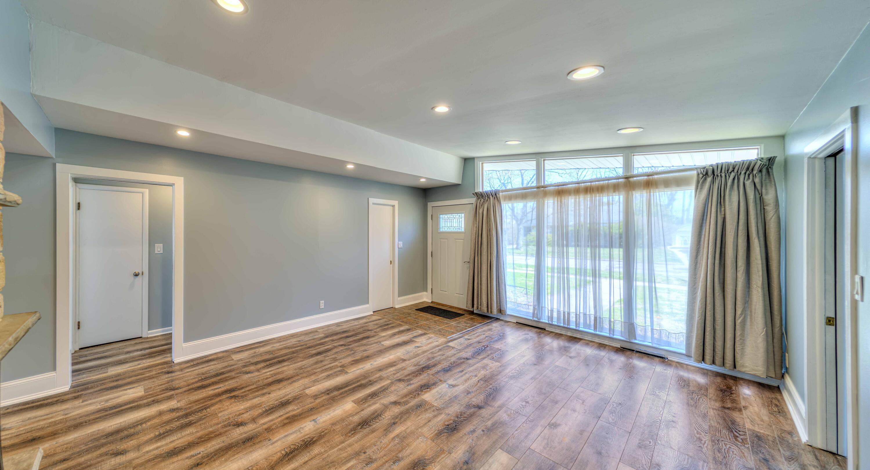 740 Briarcliff Road Jackson, MI 49203 - Photo 7 of 30 407 Briarcliff 13