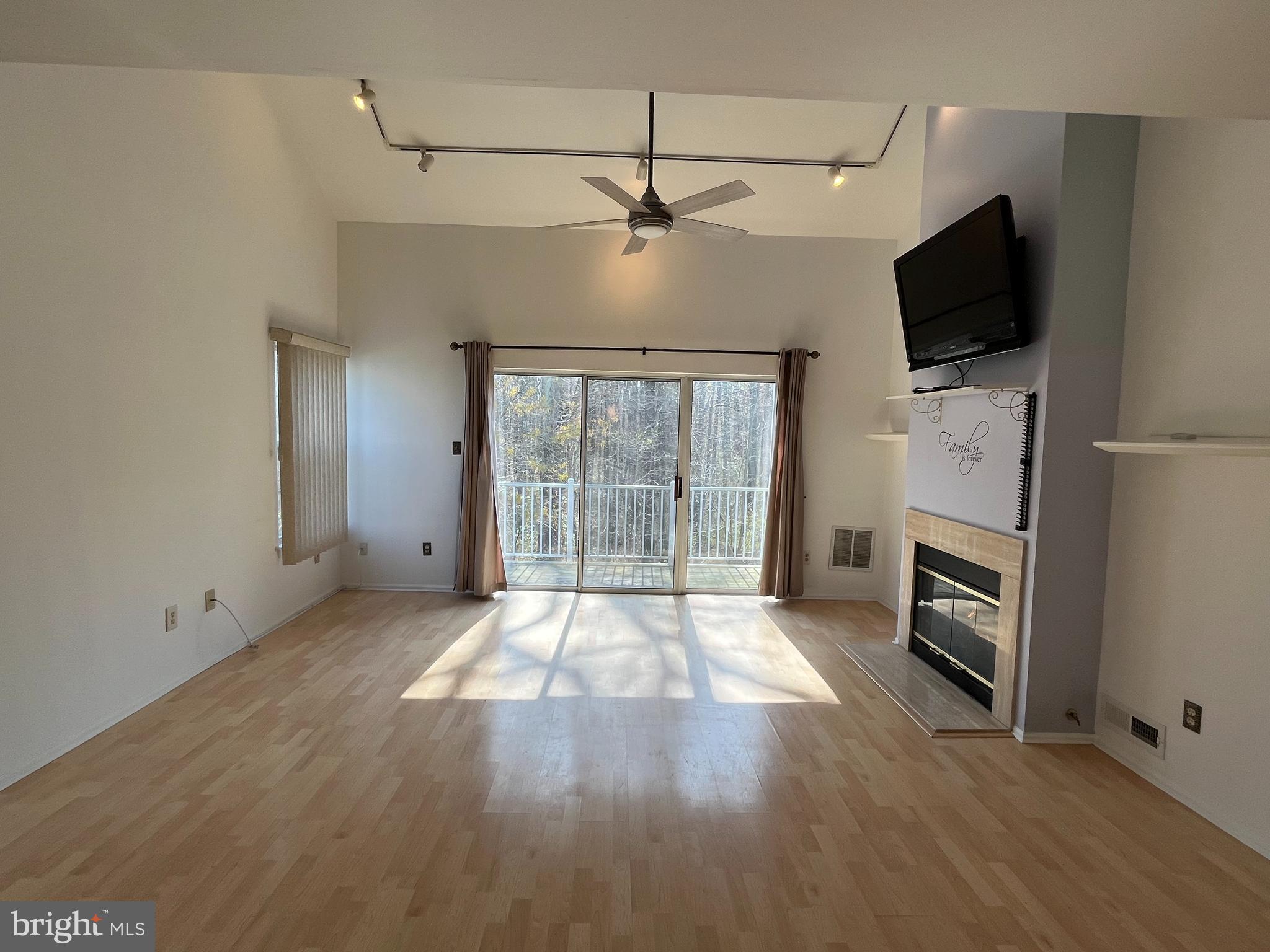 1404 Squirrel Road Marlton, NJ 08053 - Photo 3 of 34 Living room - Ceiling fan & track lighting