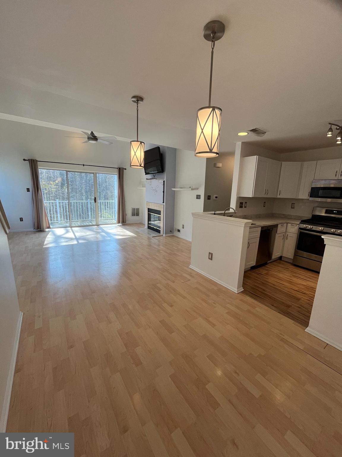 1404 Squirrel Road Marlton, NJ 08053 - Photo 10 of 34 Dining room - Looking into kitchen