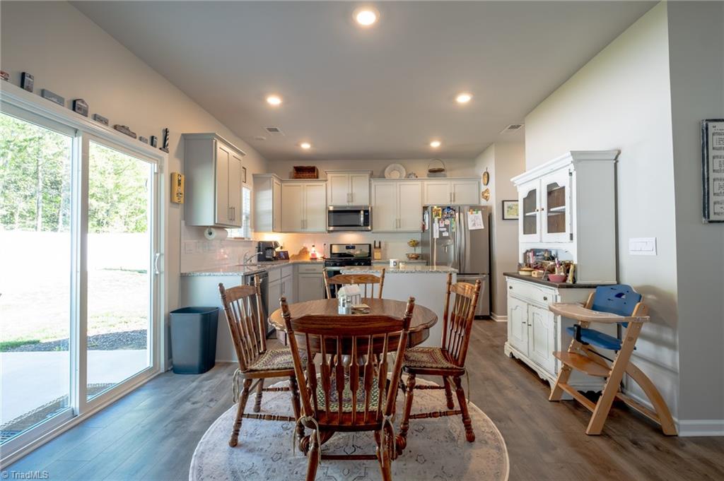 211 Roseberry Loop Burlington, NC 27215 - Photo 8 of 25