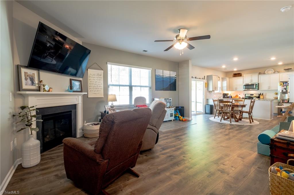 211 Roseberry Loop Burlington, NC 27215 - Photo 10 of 25