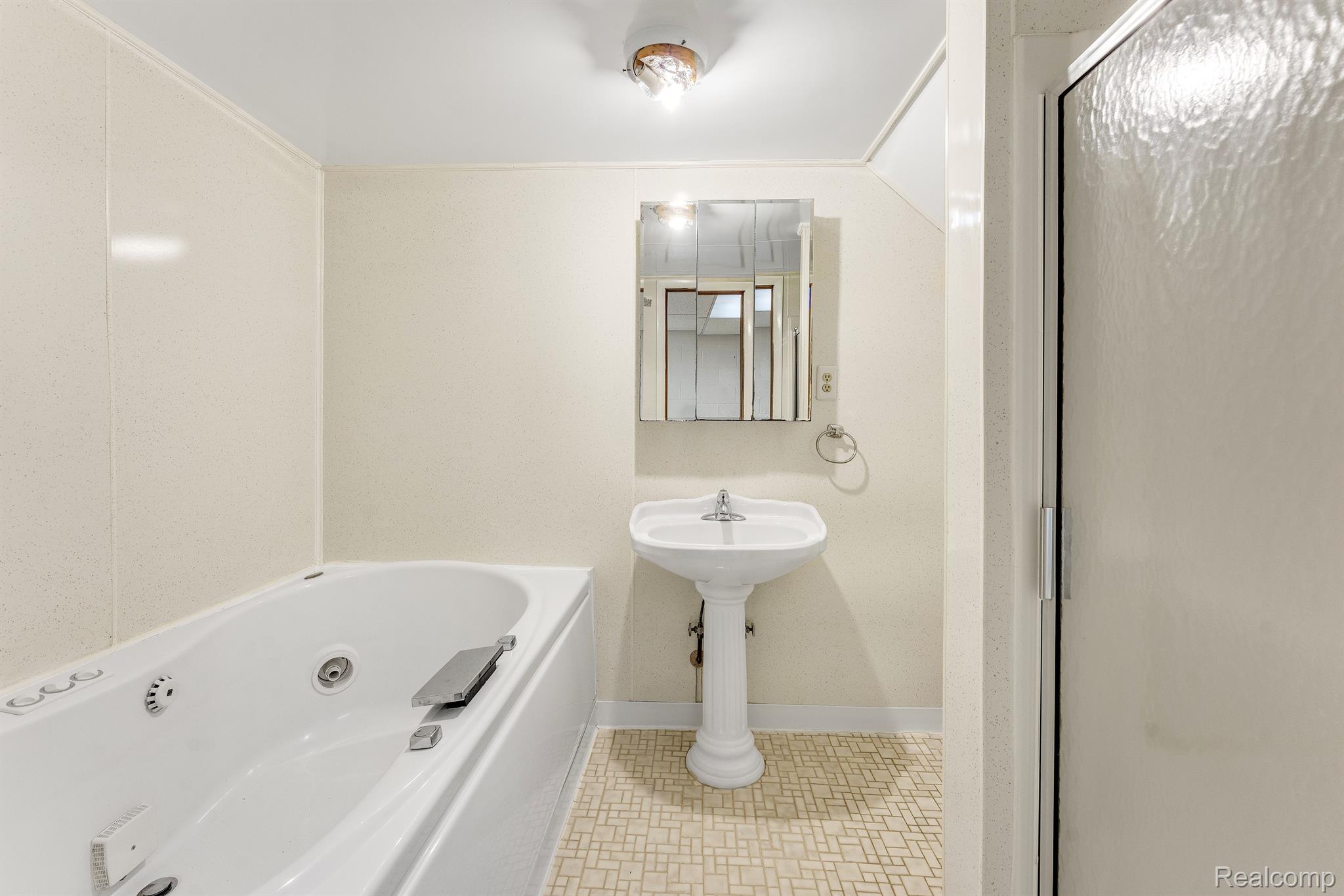 10840 Reeck Road Allen Park, MI 48101 - Photo 38 of 54 Gallery Image 38
