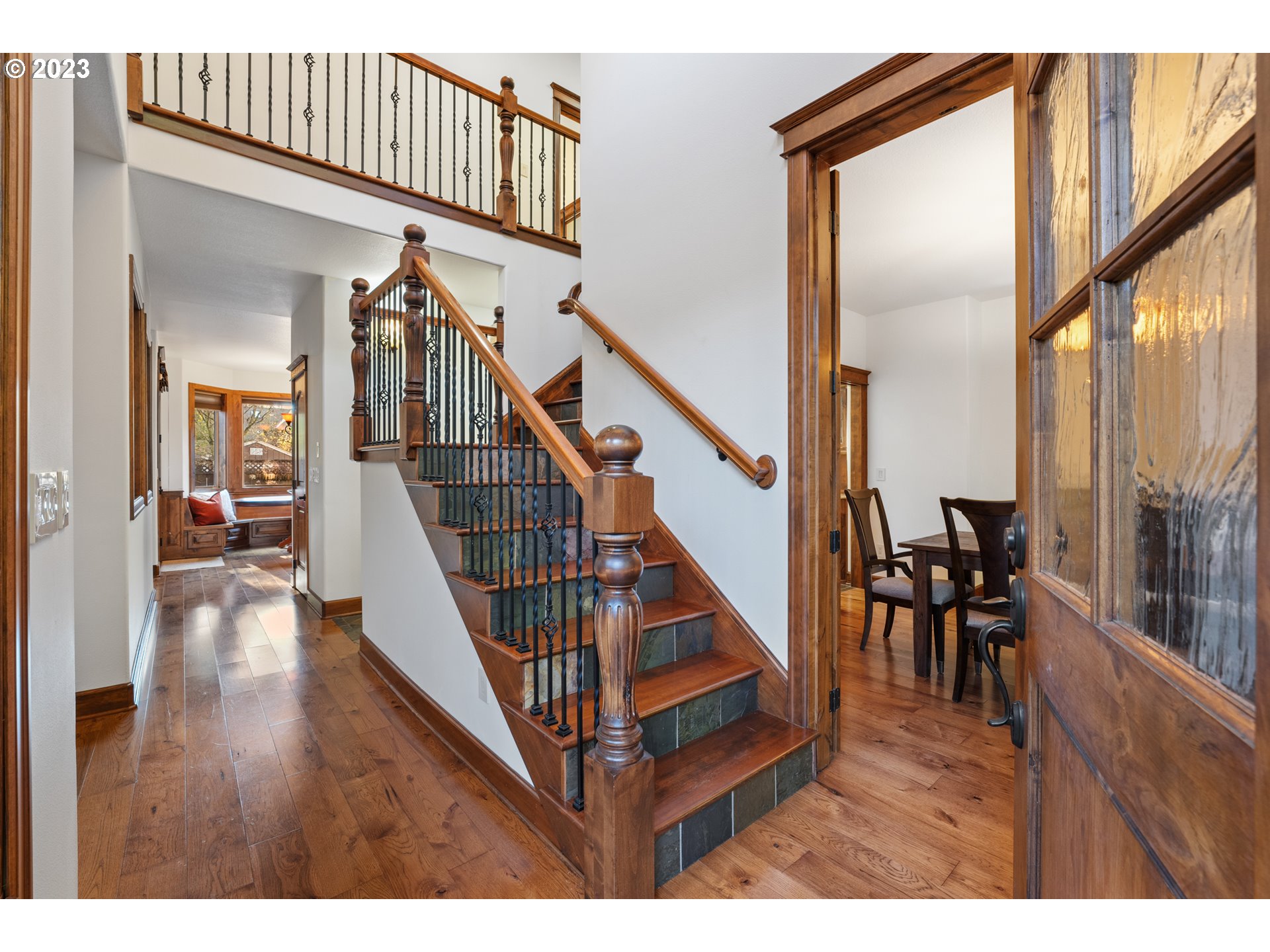 5290 Southwest Childs Road Lake Oswego, OR 97035 - Photo 3 of 48 Entrance/Foyer