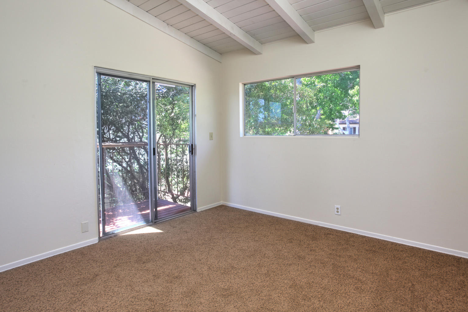 460 Fellowship Road Santa Barbara, CA 93109 - Photo 14 of 21 an empty room with windows