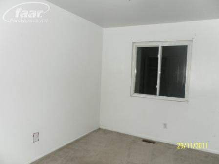 1910 East Carpenter Road Flint, MI 48505 - Photo 6 of 6 20111248-5.JPG