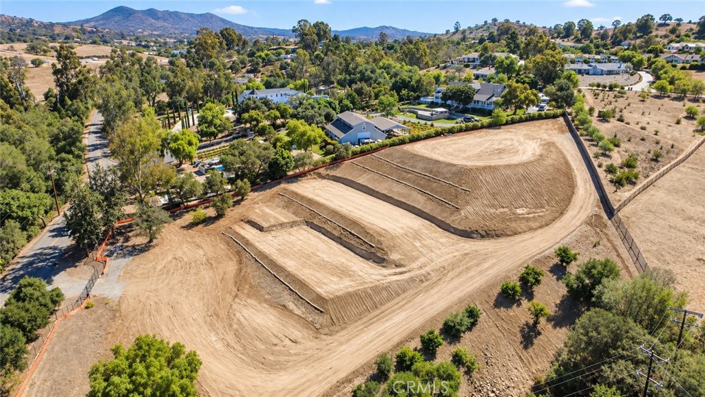 3261 Live Oak Park Road Fallbrook, CA 92028 - Photo 3 of 25 Gallery Image 3