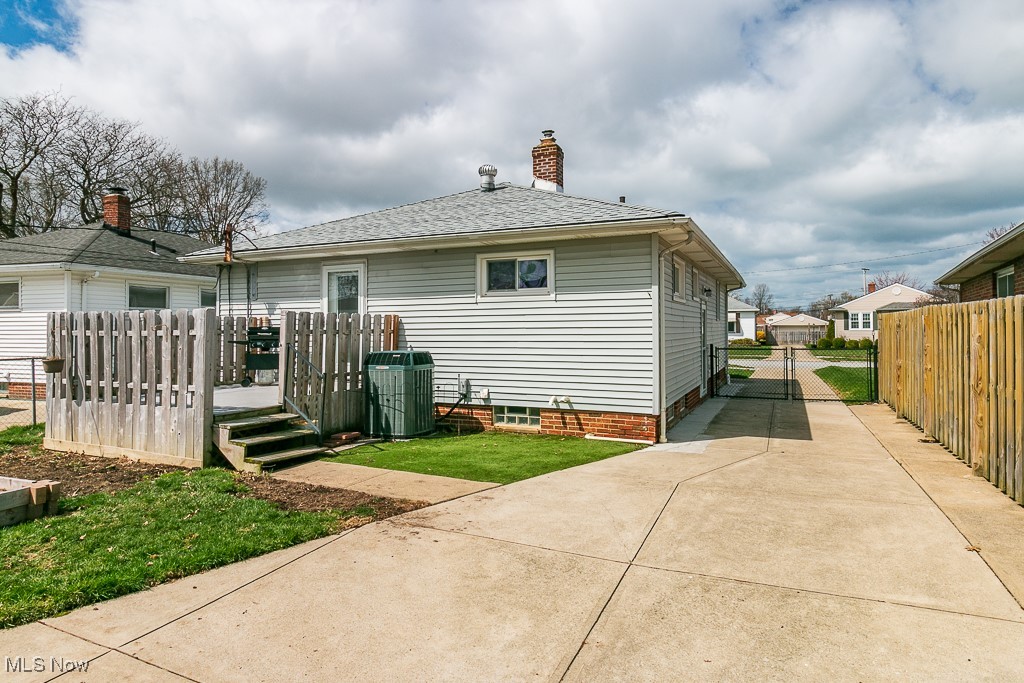 547 Dickerson Road Willowick, OH 44095 - Photo 34 of 38