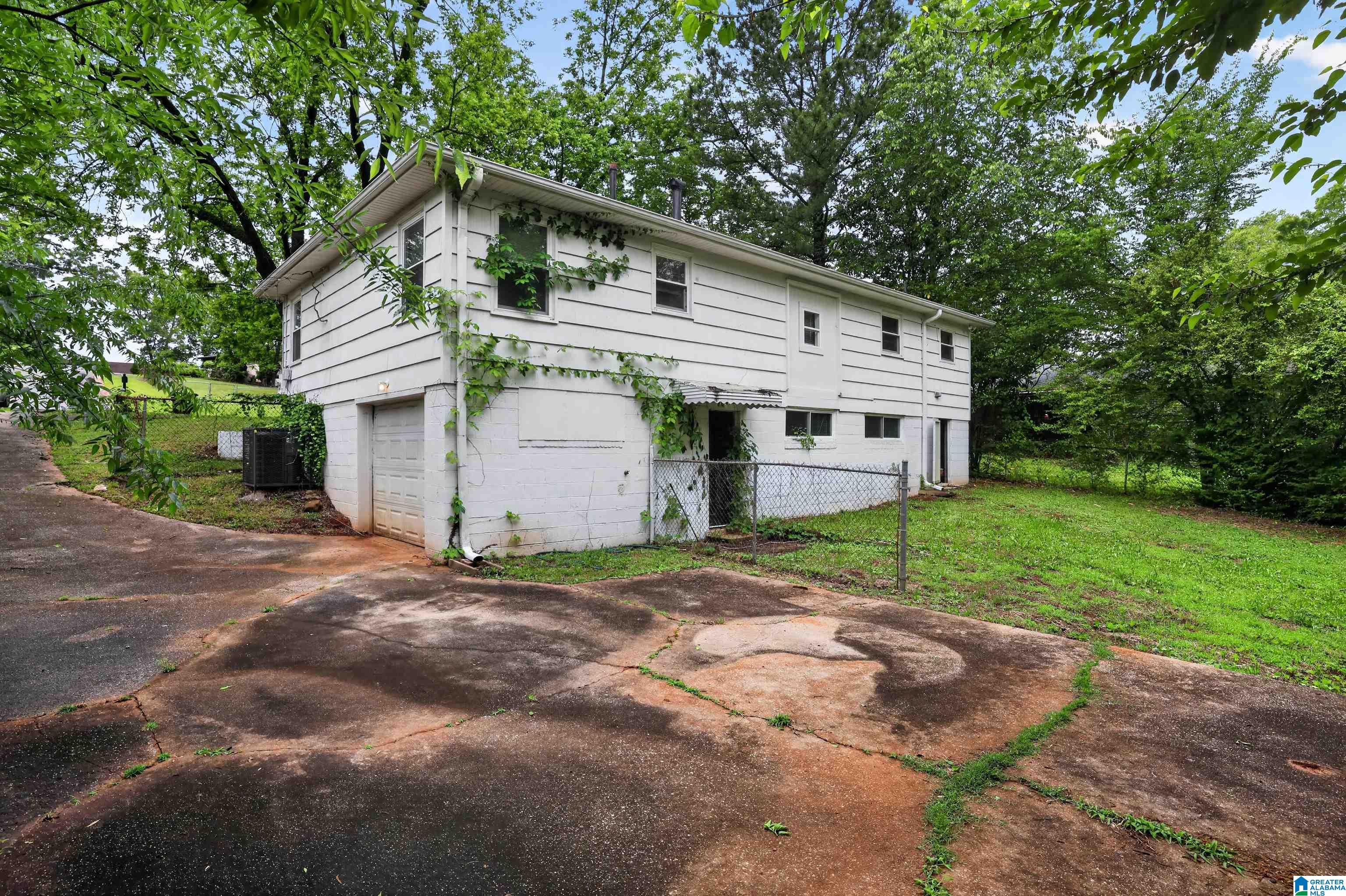9804 Greenlee Road Birmingham, AL 35215 - Photo 6 of 33