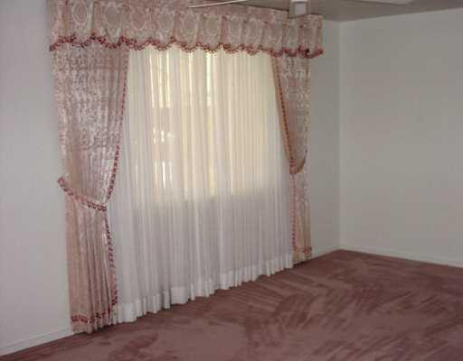 265 Wheeler Street McKees Rocks, PA 15136 - Photo 2 of 6 Living Room.