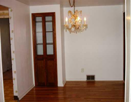 265 Wheeler Street McKees Rocks, PA 15136 - Photo 3 of 6 Dining Room.