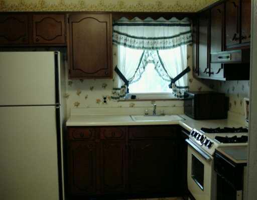 265 Wheeler Street McKees Rocks, PA 15136 - Photo 4 of 6 Kitchen.