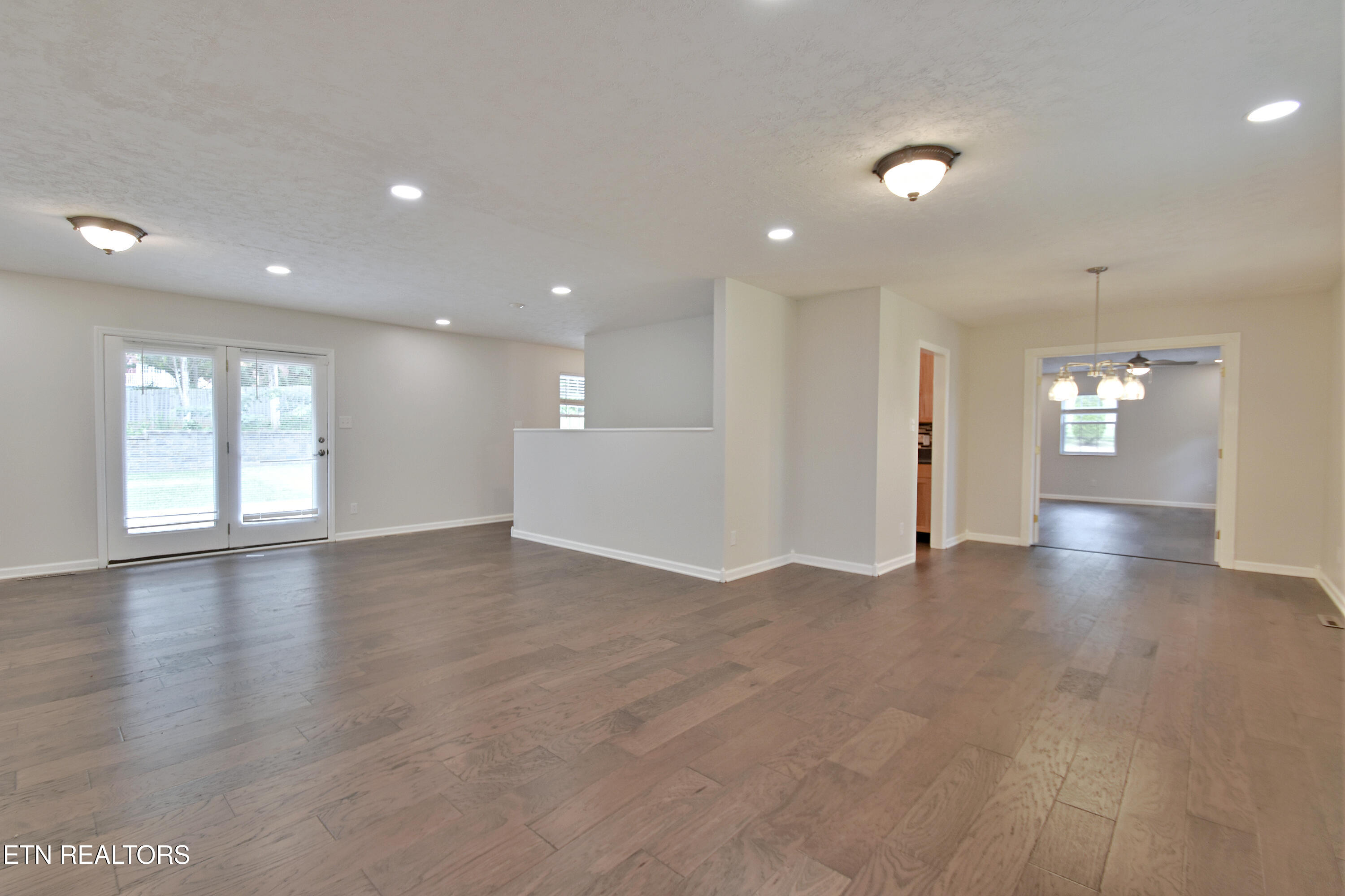 719 McFee Road Knoxville, TN 37934 - Photo 4 of 33 DSC_2262
