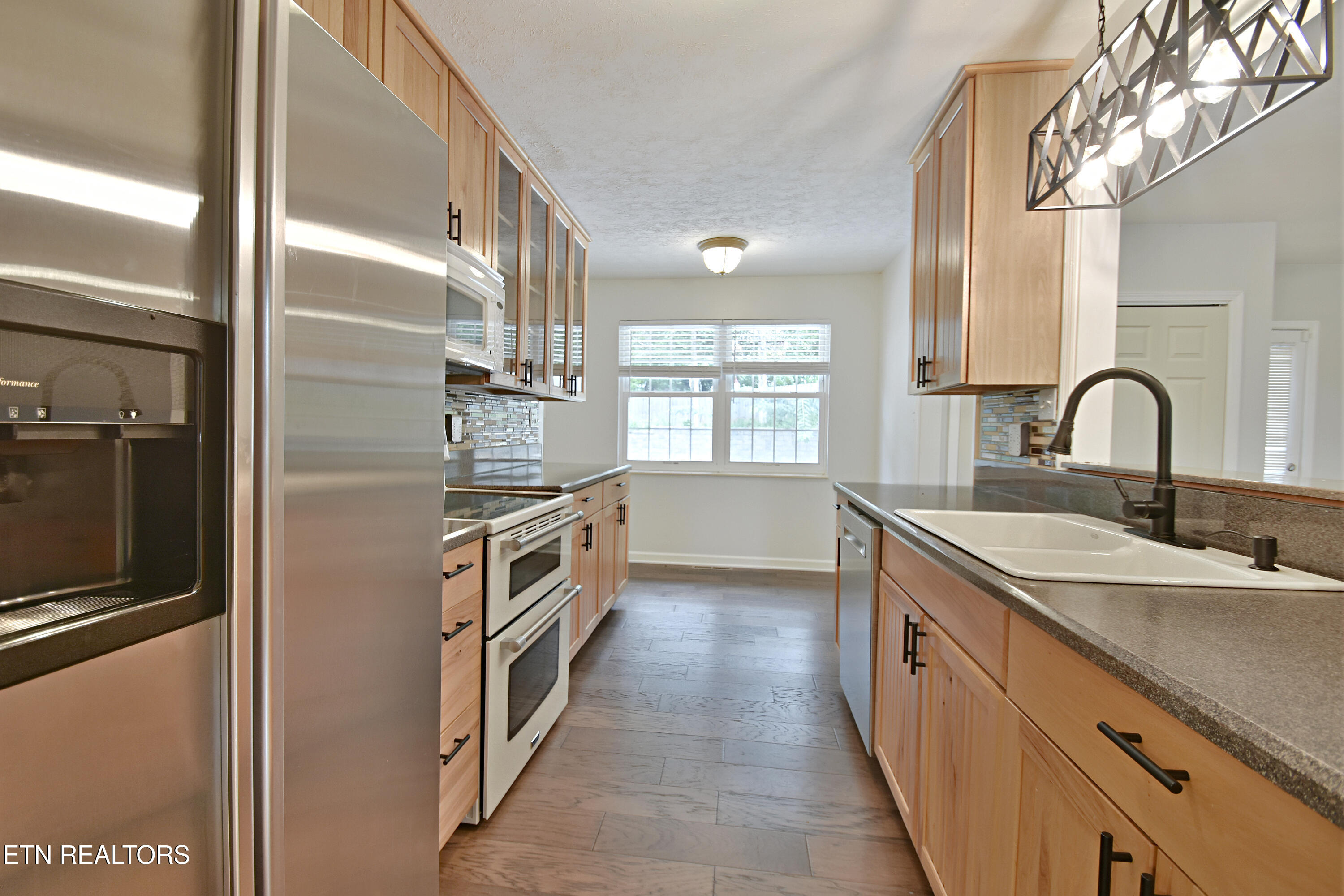 719 McFee Road Knoxville, TN 37934 - Photo 10 of 33 DSC_2249