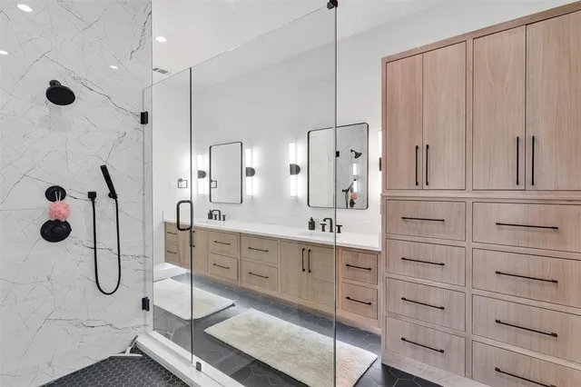 $1,925,000 | 13 Blushing Bride, Graford, TX 76449