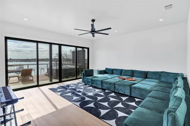 $1,925,000 | 13 Blushing Bride, Graford, TX 76449