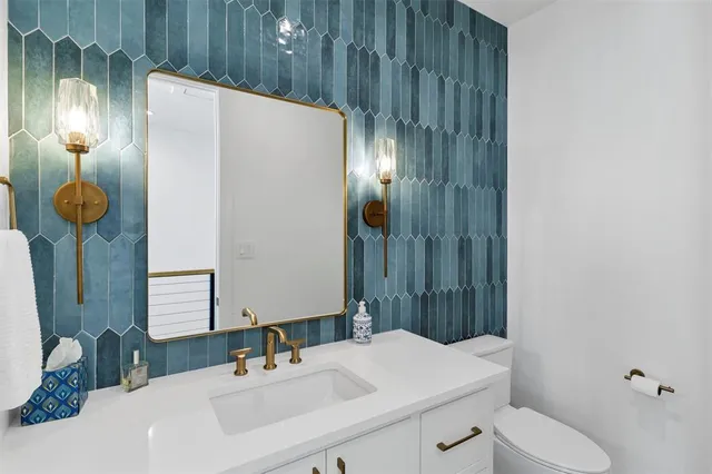 $1,925,000 | 13 Blushing Bride, Graford, TX 76449