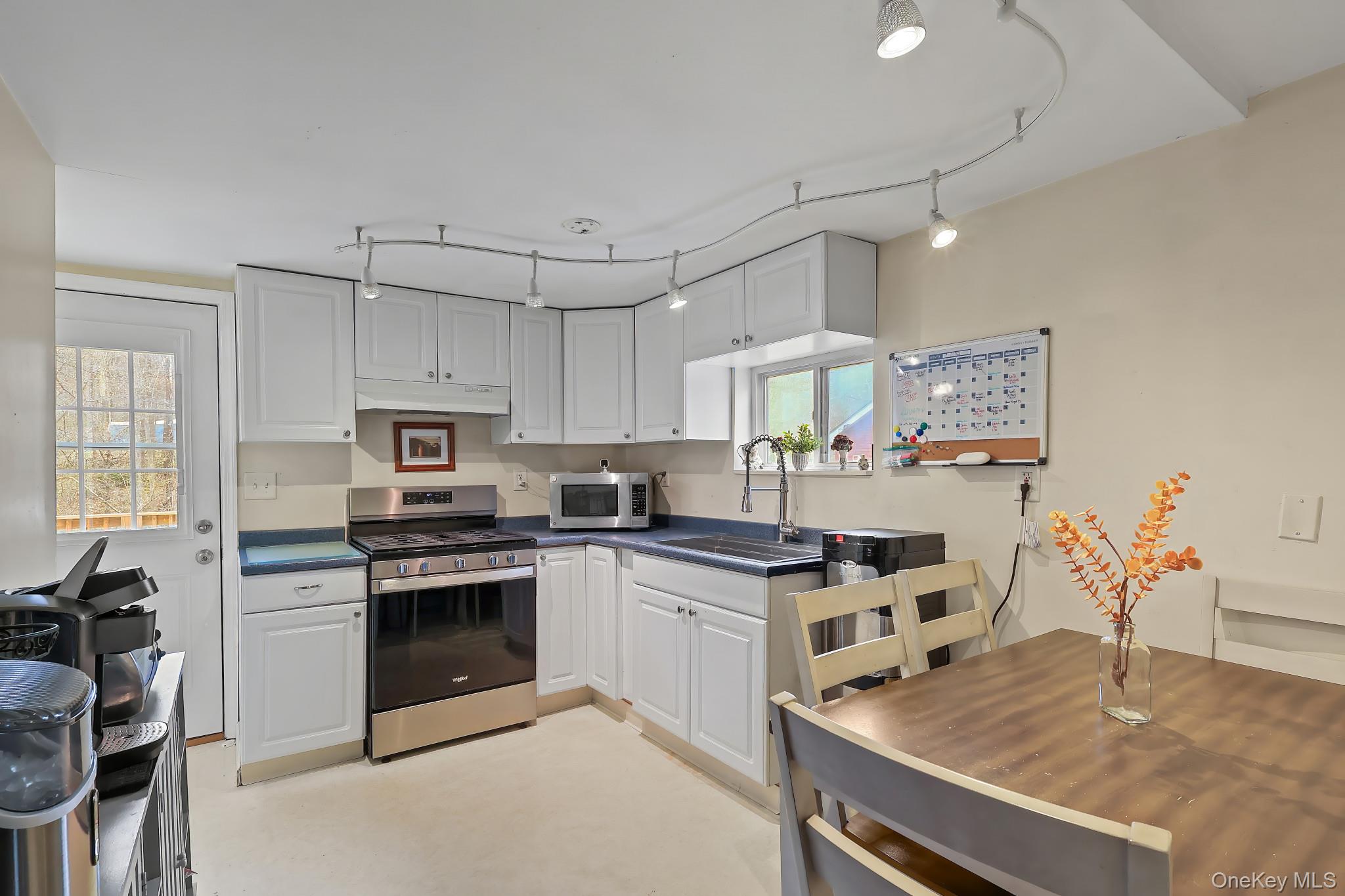 410 Nelson Road Monroe, NY 10950 - Photo 11 of 24