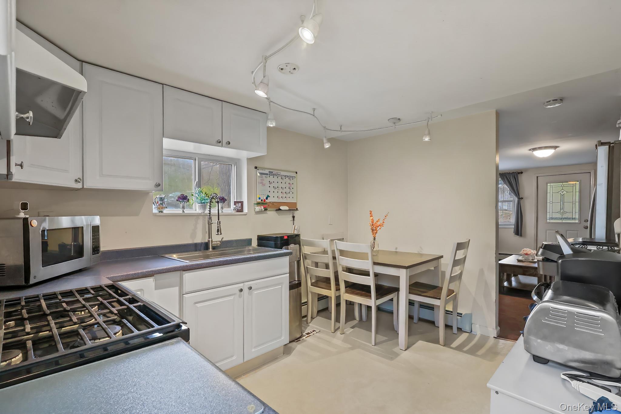 410 Nelson Road Monroe, NY 10950 - Photo 10 of 24