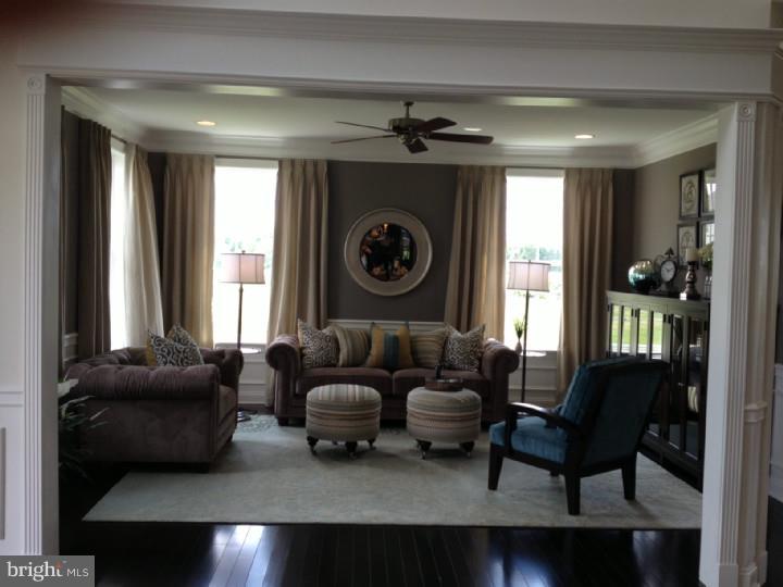 2 Creamery Road Trenton, NJ 08620 - Photo 8 of 19 Living Room
