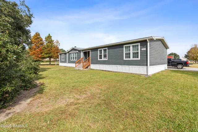 $247,500 | 2743 A Doyle Melancon Road, Breaux Bridge, LA 70517