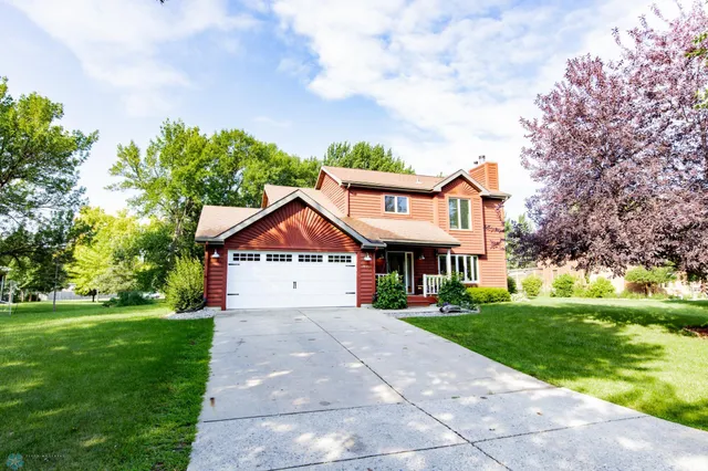 $379,000 | 3901 South Rivershore Drive, Moorhead, MN 56560