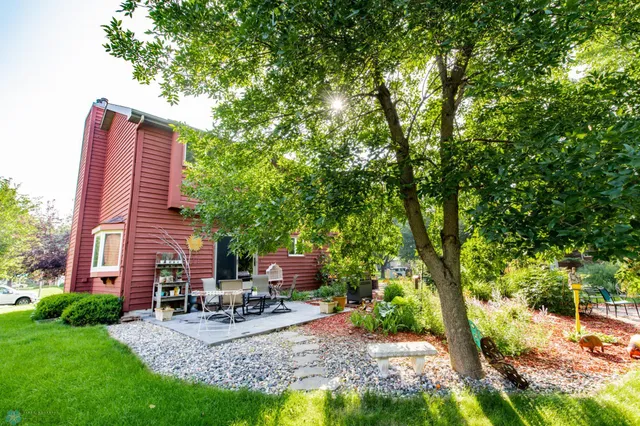 $379,000 | 3901 South Rivershore Drive, Moorhead, MN 56560