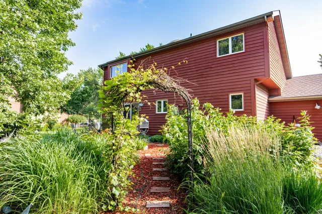 $379,000 | 3901 South Rivershore Drive, Moorhead, MN 56560