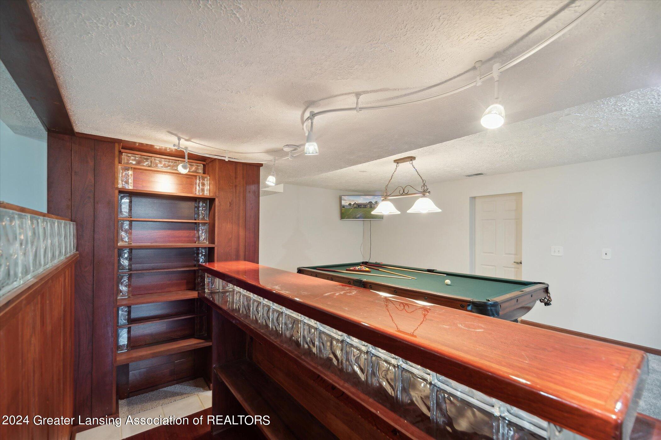 5907 Green Road Haslett, MI 48840 - Photo 34 of 48 Bar Area