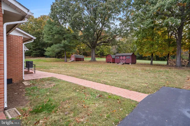 a view of a outdoor space