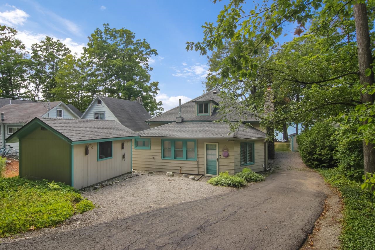 8450 South Lakeview Road Traverse City, MI 49684 - Photo 1 of 33 1902387.JPG