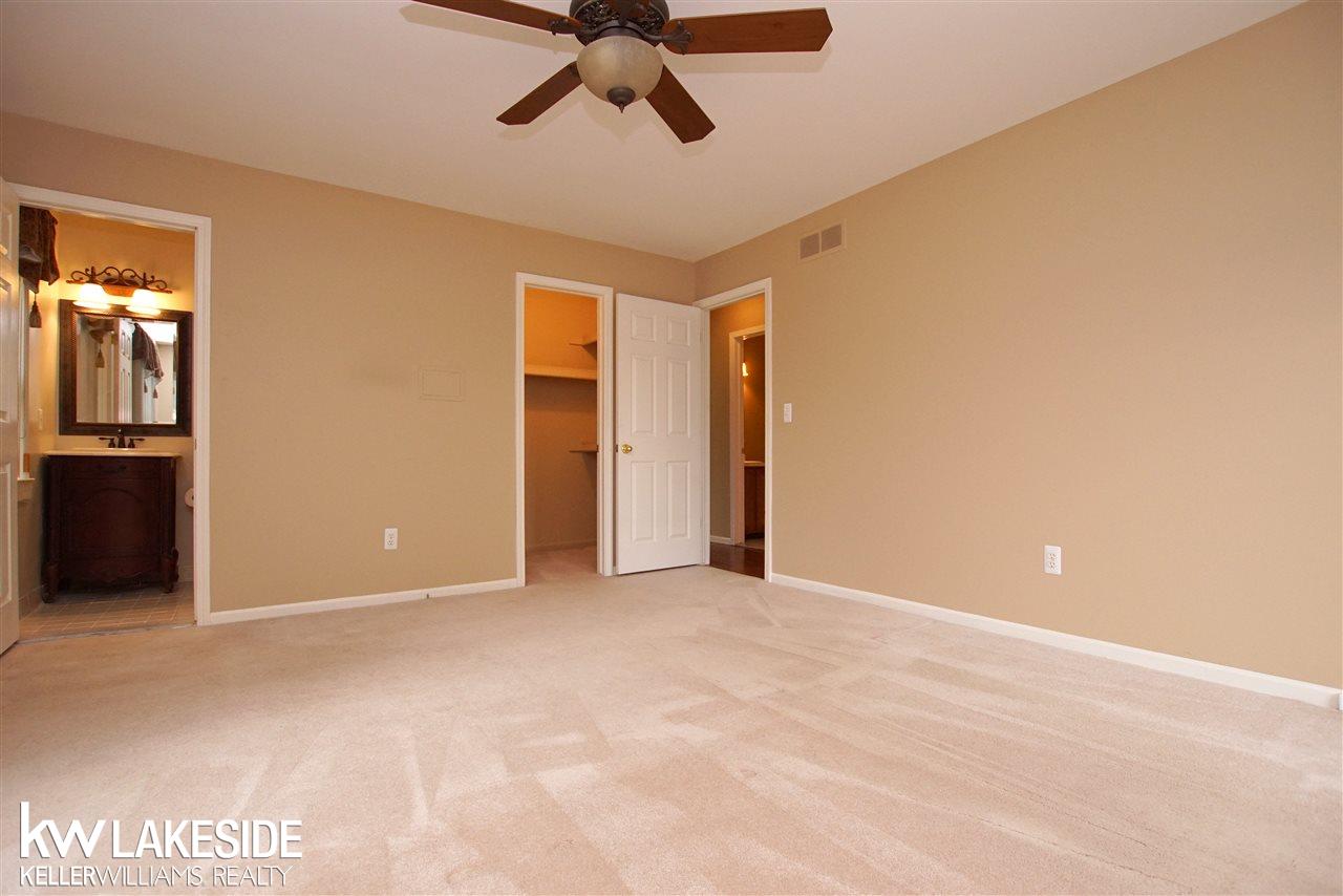 49536 Roxbury Court Utica, MI 48315 - Photo 15 of 20