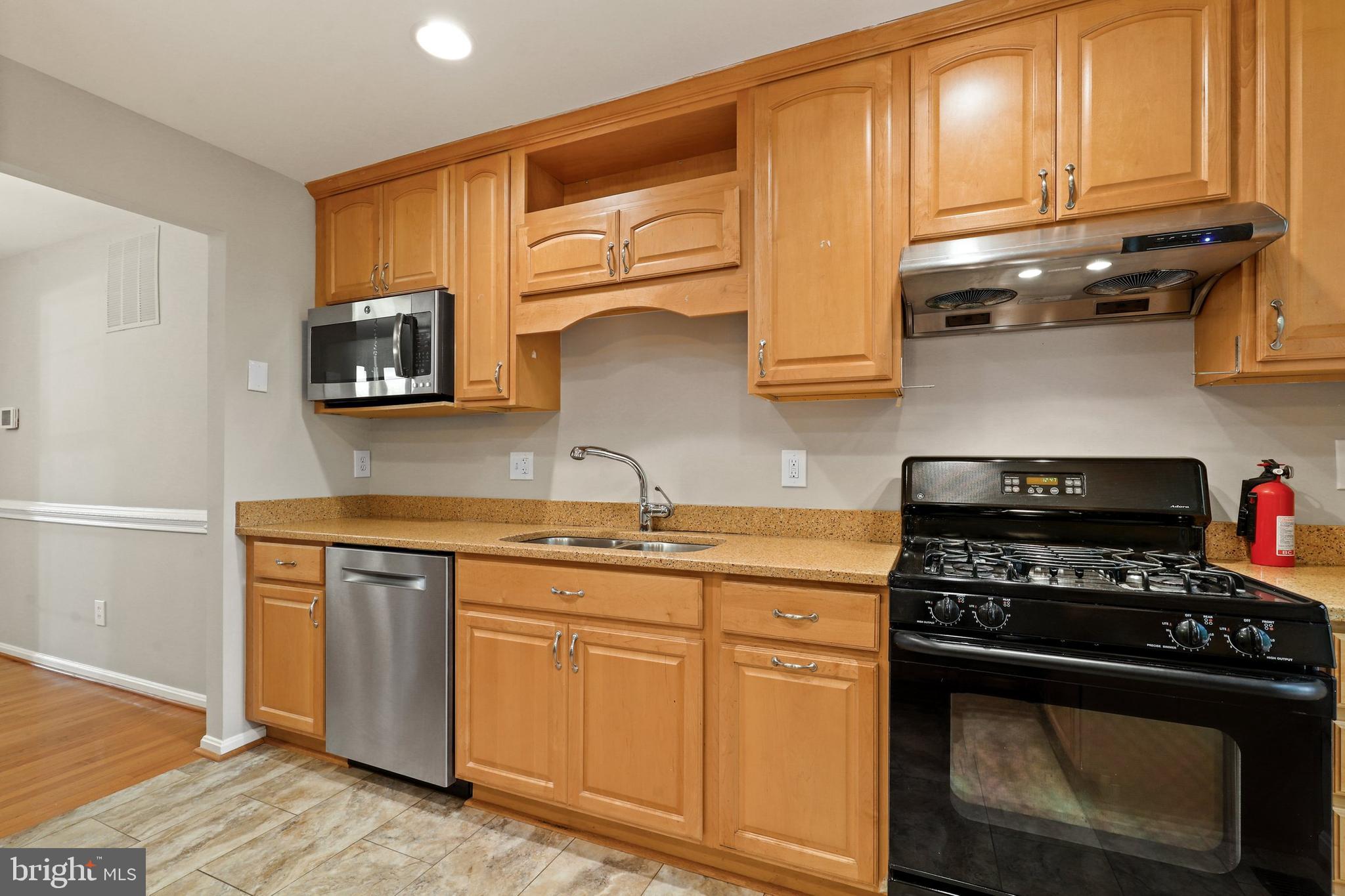 2171 Pond View Court Reston, VA 20191 - Photo 8 of 61 Gallery Image 8